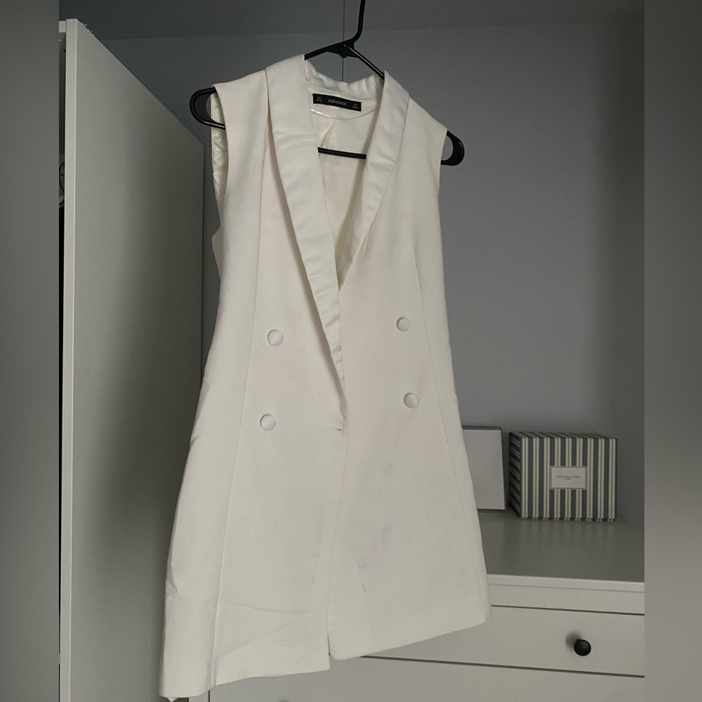 Zara white vest dress- S size and in ver good quality